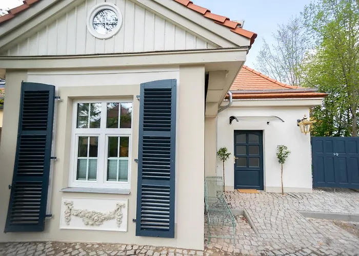 Neu - Privatsphäre im Kutscherhaus der Villa Golding