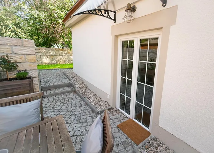 Neu - Privatsphäre im Kutscherhaus der Villa Golding