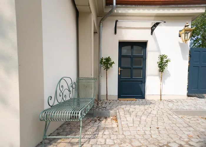 Privatsphaere Im Kutscherhaus Der Villa Golding